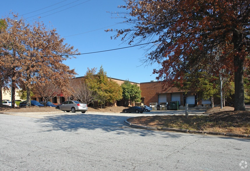 1554 Litton Dr, Stone Mountain, GA for lease - Building Photo - Image 3 of 4