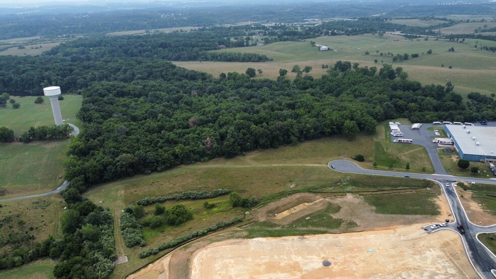 105 Industry Way, Staunton, VA for sale - Building Photo - Image 2 of 2