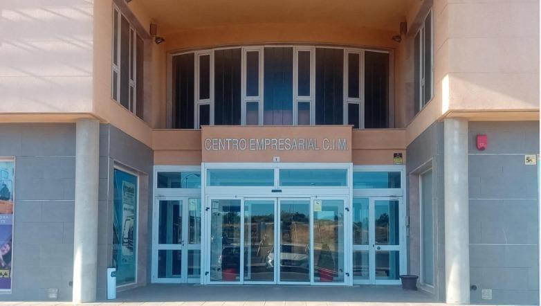 Office in El Ejido, Almería for lease - Building Photo - Image 1 of 6