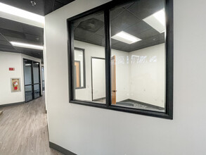 915 Broadway St, Vancouver, WA for lease Interior Photo- Image 1 of 4