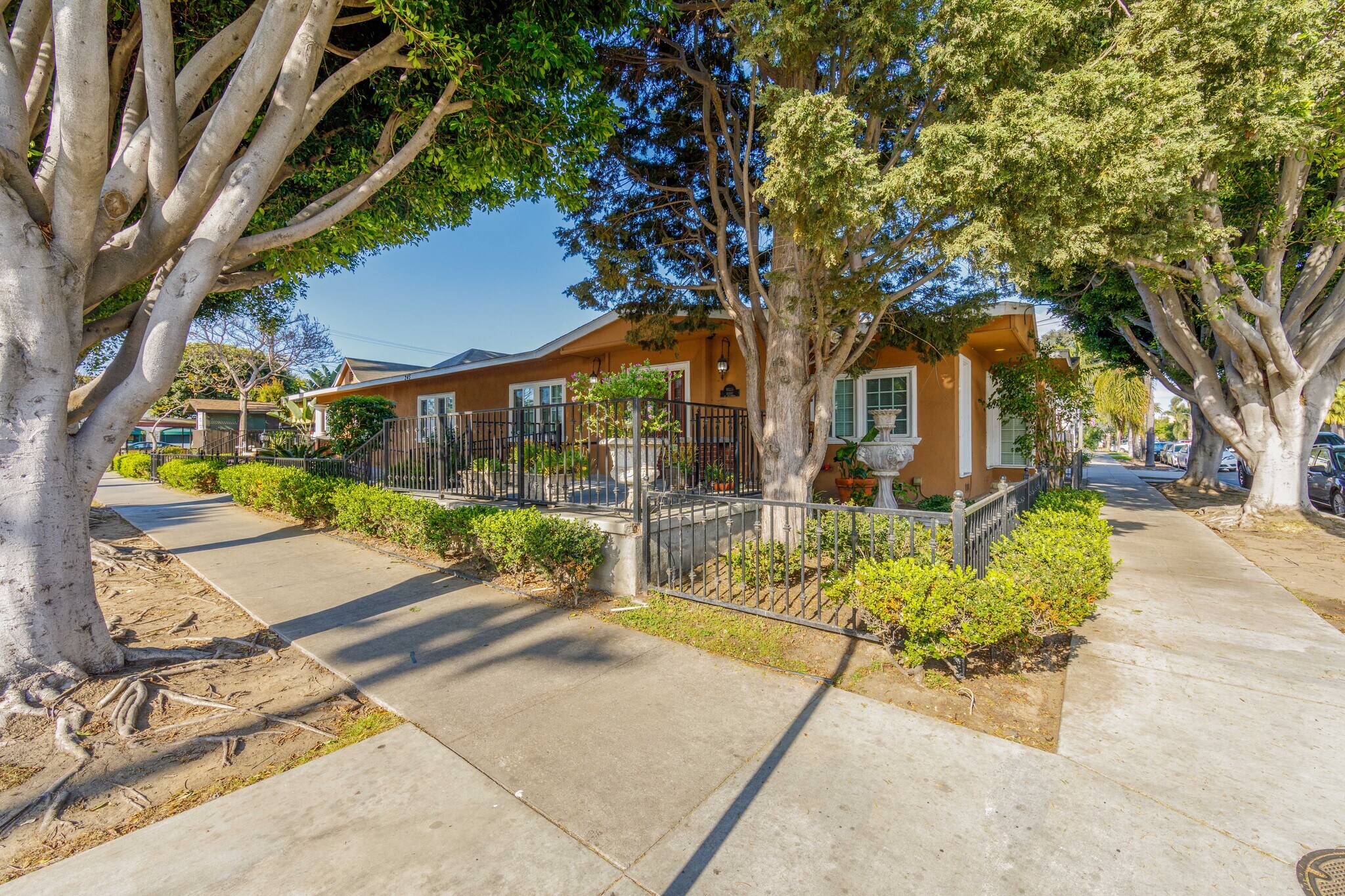 245 Cherry Ave, Long Beach, CA 90802