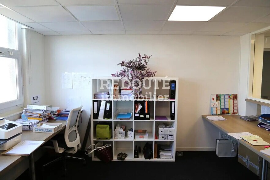 Office in Bétheny for lease - Interior Photo - Image 3 of 9