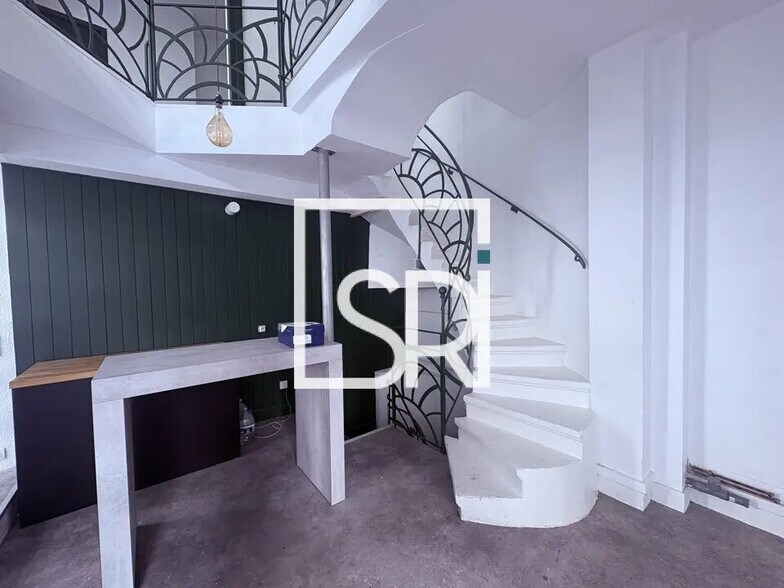 Retail in Clermont-Ferrand for lease - Building Photo - Image 1 of 10