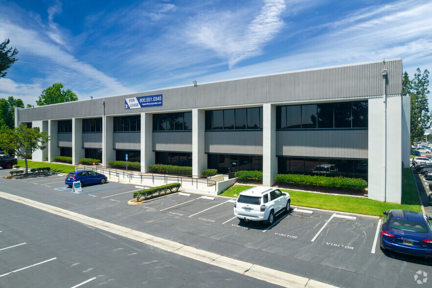 680 Langsdorf Dr, Fullerton, CA for lease - Building Photo - Image 2 of 11