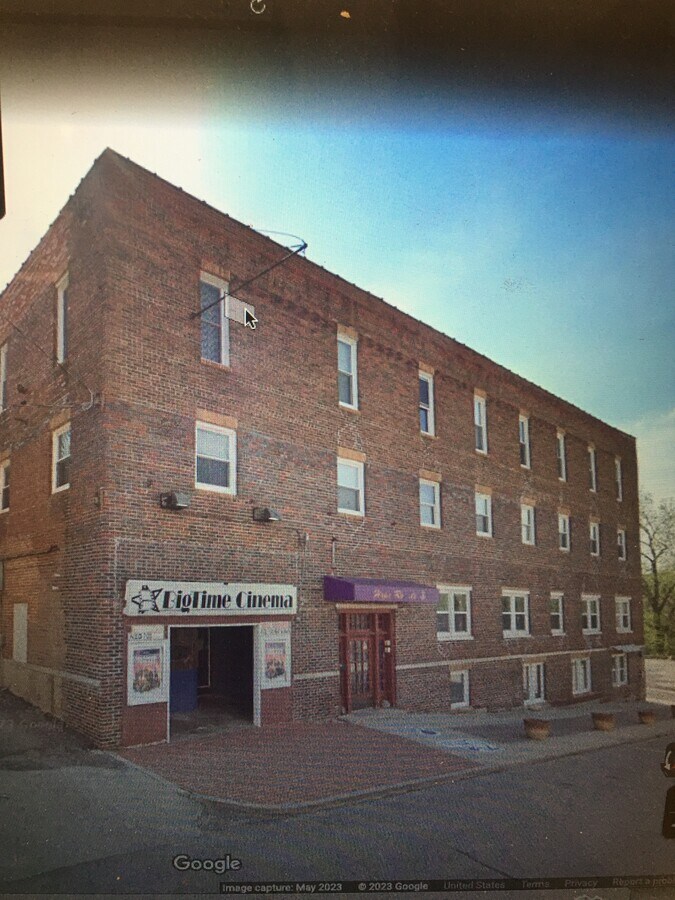 105 S 15th St, Bethany, MO 64424