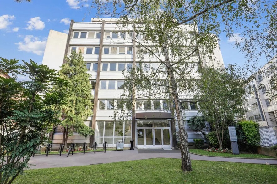 32 Rue De Cambrai, Paris for lease - Building Photo - Image 3 of 16