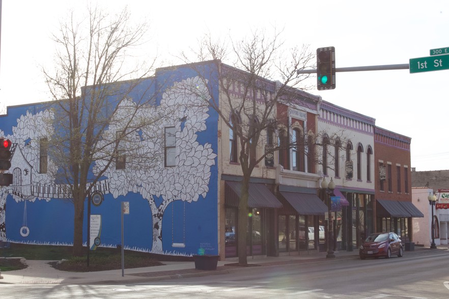 331 E State St, Rockford, IL for sale - Building Photo - Image 1 of 1