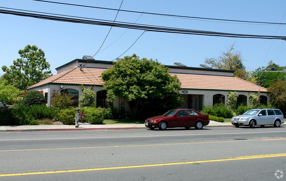 1051 Broadway, Sonoma, CA for lease - Primary Photo - Image 1 of 19