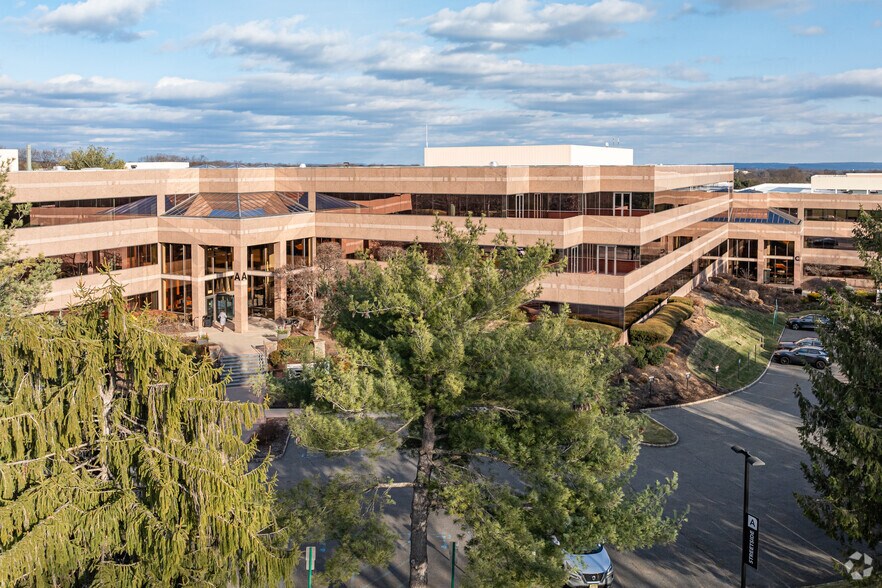 1 Upper Pond Rd, Parsippany, NJ for lease - Primary Photo - Image 1 of 2