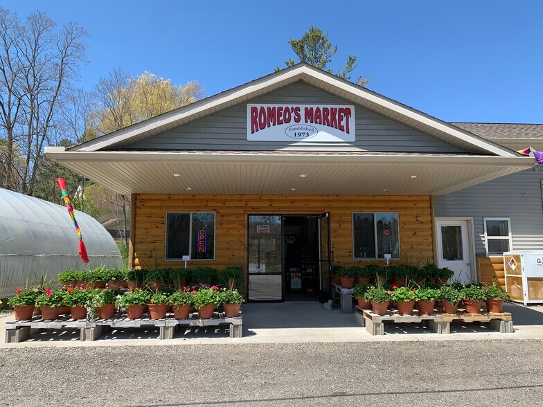 1208 S US Highway 23, Tawas City, MI for sale - Building Photo - Image 1 of 1