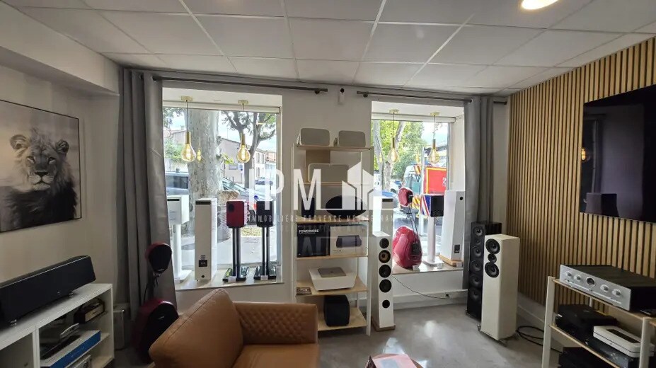 Retail in Aix-en-Provence for lease - Interior Photo - Image 3 of 6