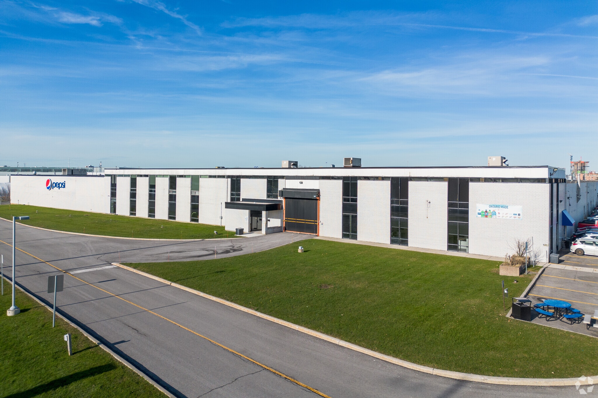 869 Belfast Rd, Ottawa, ON for sale Primary Photo- Image 1 of 1