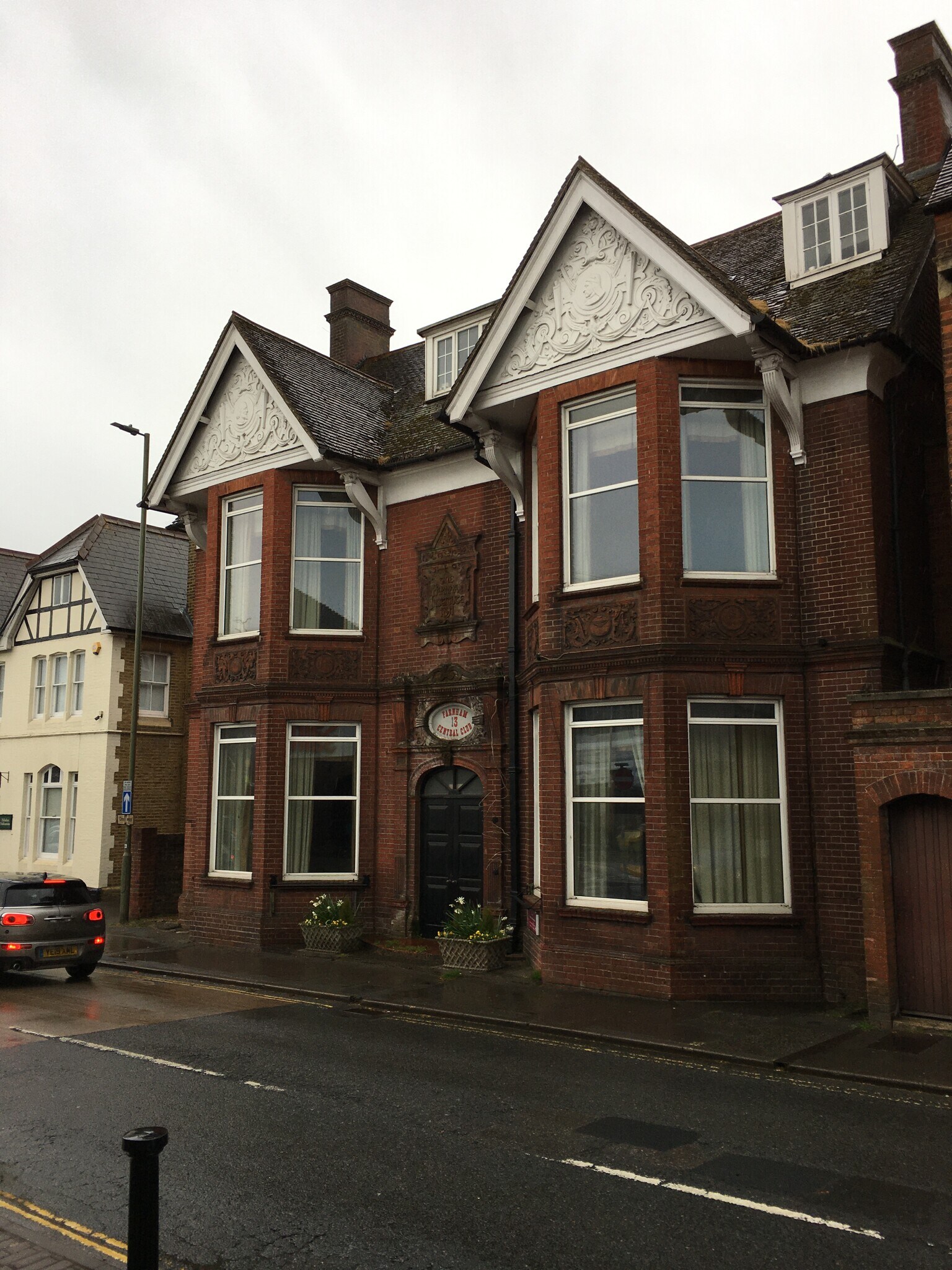 13 South St, Farnham for sale Primary Photo- Image 1 of 1