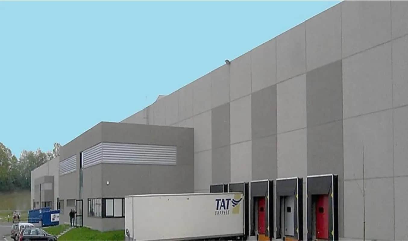 Industrial in Marly-la-Ville for lease Building Photo- Image 1 of 8