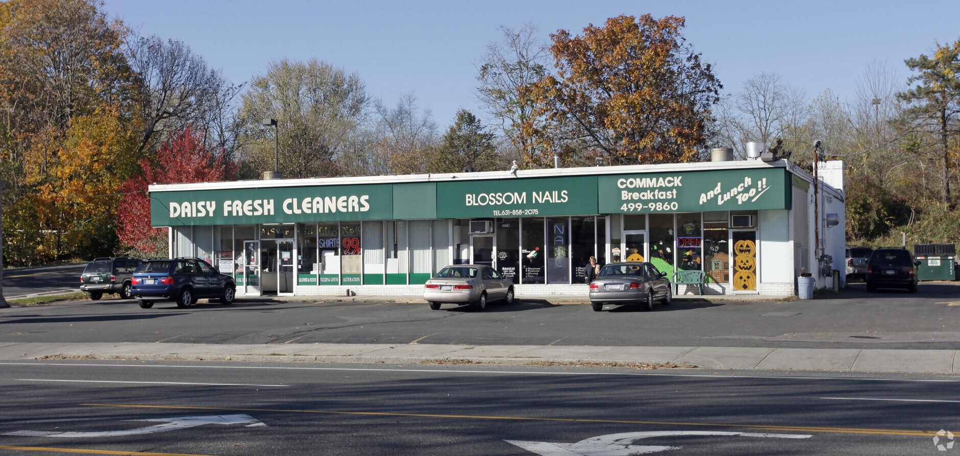 95 Commack Rd, Commack, NY 11725