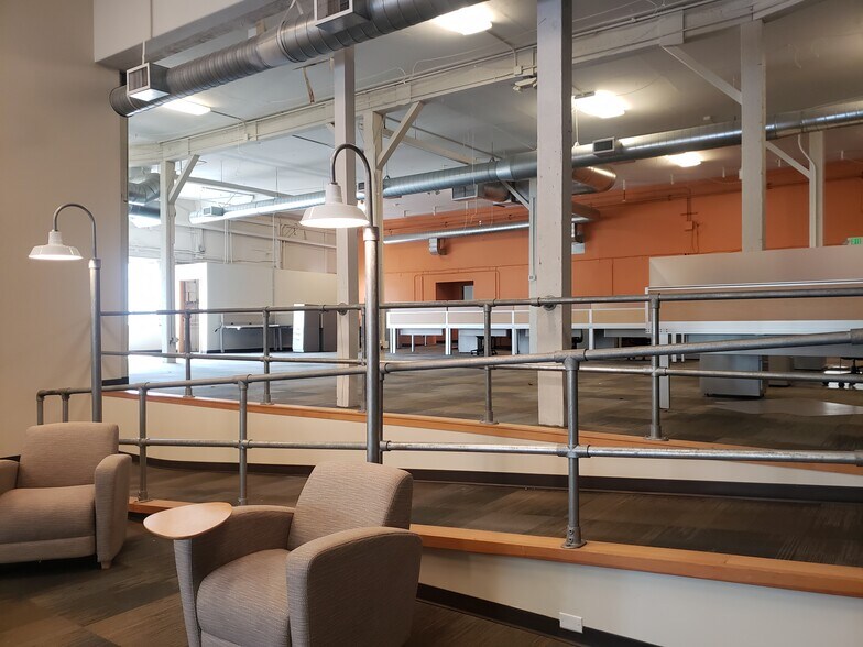 1111 36th St, Seattle, WA for lease - Interior Photo - Image 3 of 8