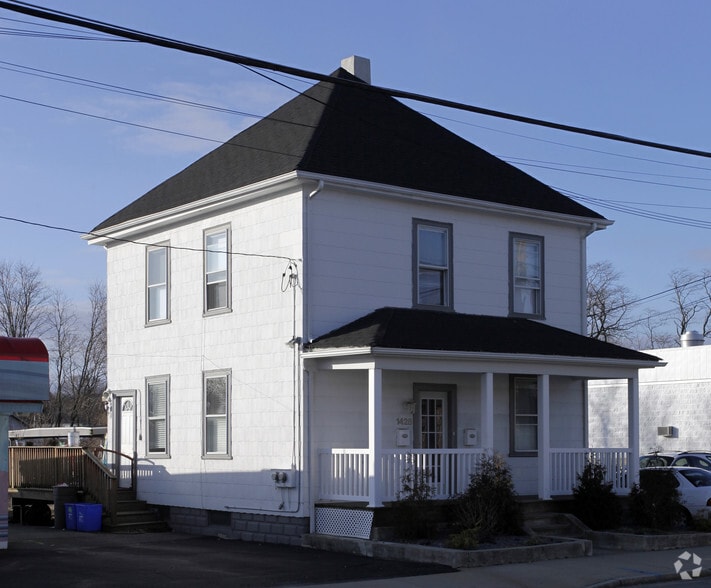 1428 Park Ave, Cranston, RI for sale - Primary Photo - Image 1 of 1