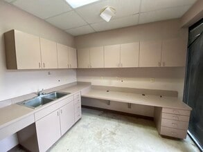 2004 Fox Dr, Champaign, IL for sale Building Photo- Image 2 of 8