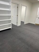 680 Village Trce NE, Marietta, GA for lease Interior Photo- Image 2 of 10