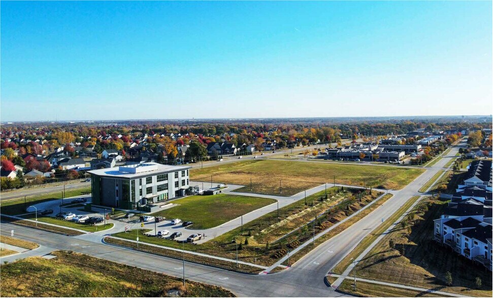 9750 University Ave, West Des Moines, IA for sale - Building Photo - Image 2 of 5