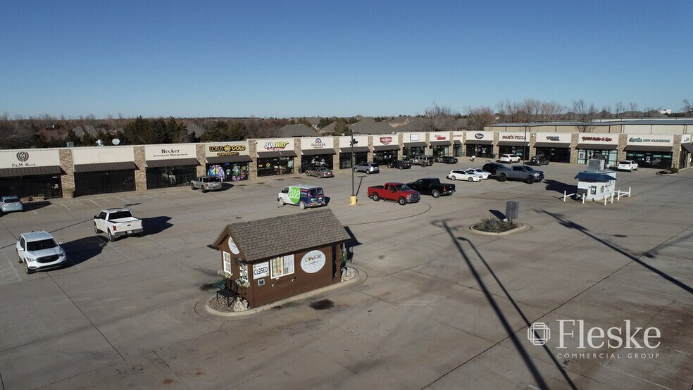121 E Waterloo Rd, Edmond, OK for lease - Building Photo - Image 2 of 14