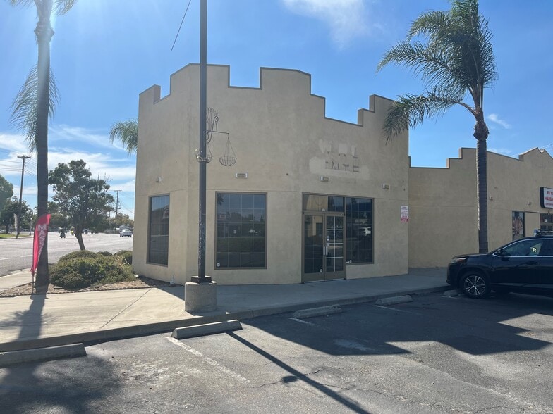 219-227 W Canal Dr, Turlock, CA for lease - Building Photo - Image 2 of 7