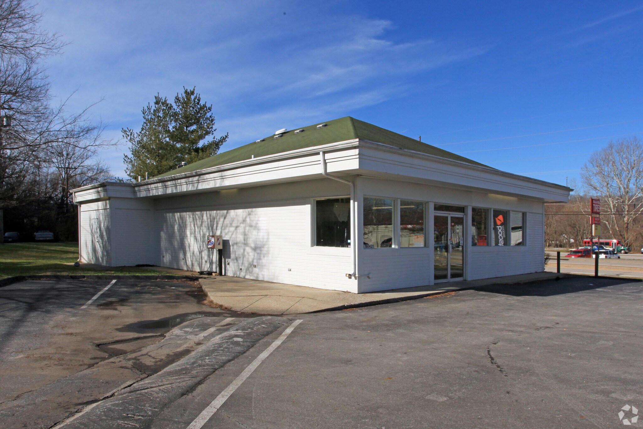 863 Wilkinson Blvd, Frankfort, KY for sale Primary Photo- Image 1 of 1