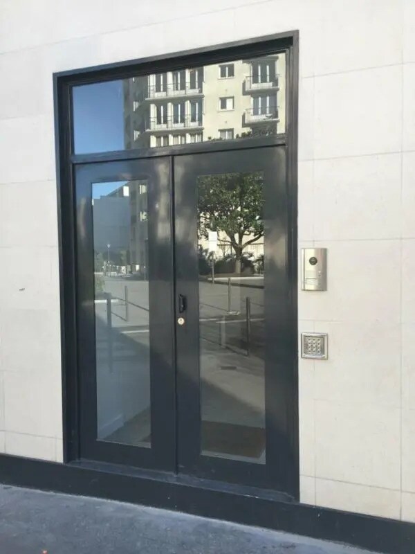 Retail in Vincennes for sale Lobby- Image 1 of 6