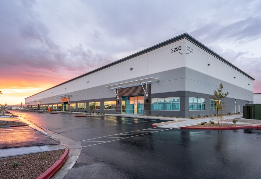 Sunset Rd & Pine St, Las Vegas, NV for lease - Building Photo - Image 1 of 17