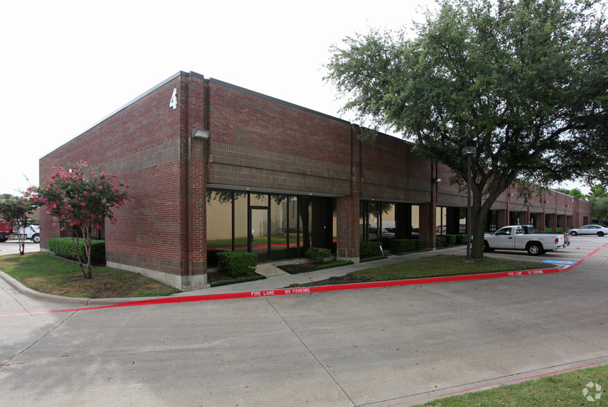 1611 N Interstate 35E, Carrollton, TX for lease - Building Photo - Image 3 of 15