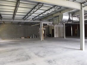 1908 Caudle Dr, Mount Airy, NC for lease Interior Photo- Image 2 of 3