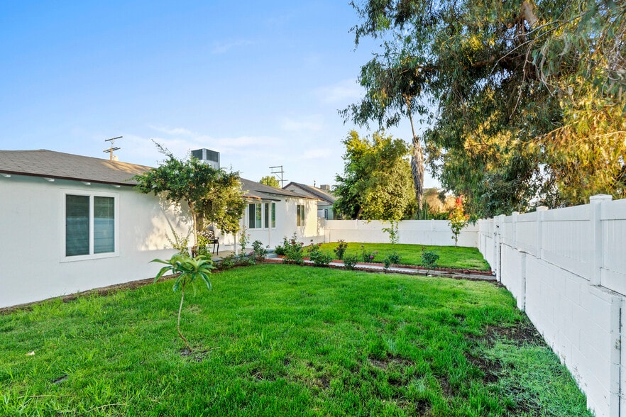 6738 Coldwater Canyon Ave, North Hollywood, CA for sale - Building Photo - Image 2 of 25
