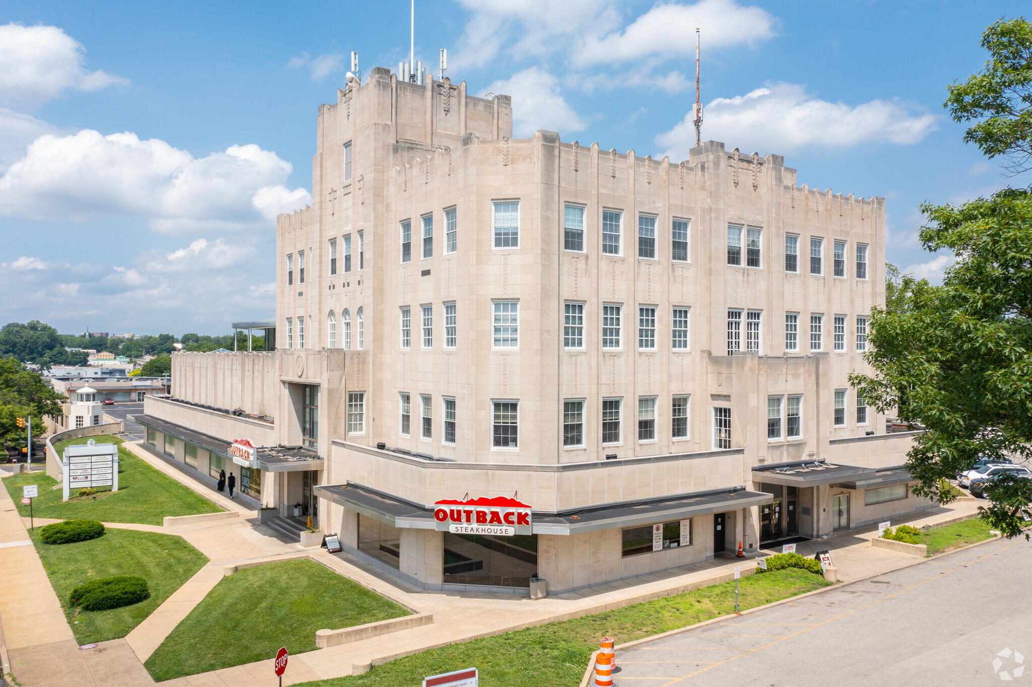 610 Old York Rd, Jenkintown, PA for lease Building Photo- Image 1 of 9