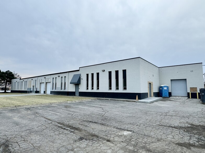 6500 E 30th St, Indianapolis, IN for lease - Building Photo - Image 2 of 8