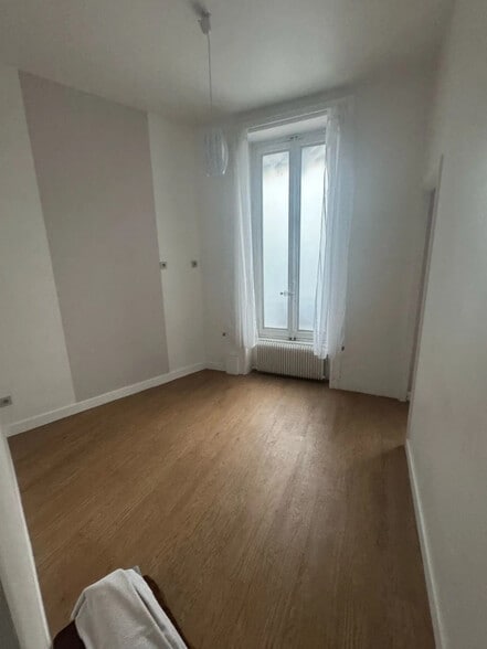 Office in Lyon for sale - Interior Photo - Image 3 of 6