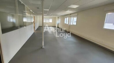 Office in Archamps for sale Interior Photo- Image 2 of 5