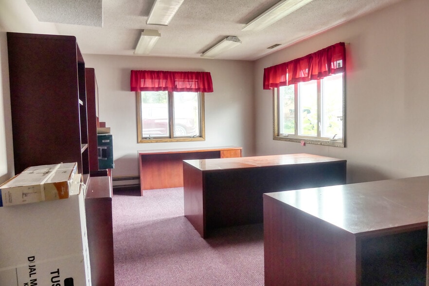 208 N Cascade St, Osceola, WI for sale - Building Photo - Image 3 of 7