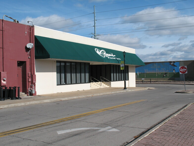 18 N Main St, Cape Girardeau, MO for sale - Building Photo - Image 1 of 16