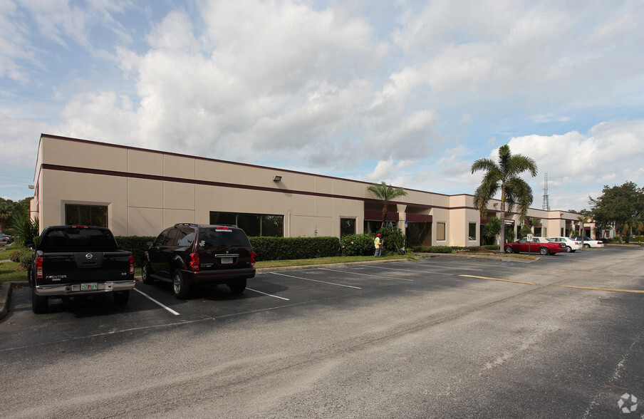 3531-3597 SW Corporate Pky, Palm City, FL for lease - Building Photo - Image 2 of 4