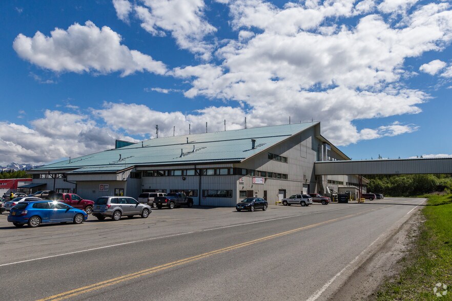 5701 Raspberry Rd, Anchorage, AK for sale - Primary Photo - Image 1 of 1
