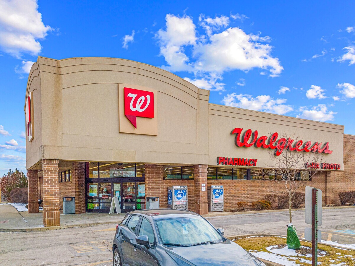 1295 Lily Cache Ln, Bolingbrook, IL 60490