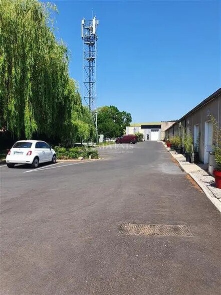 Office in Essey-lès-Nancy for lease - Building Photo - Image 2 of 6