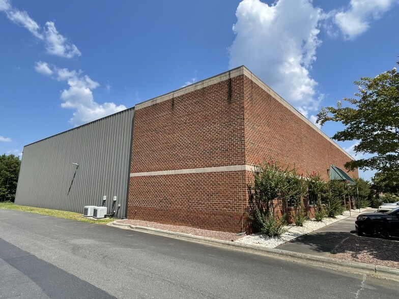 2015 Van Buren Ave, Indian Trail, NC for lease - Building Photo - Image 3 of 15