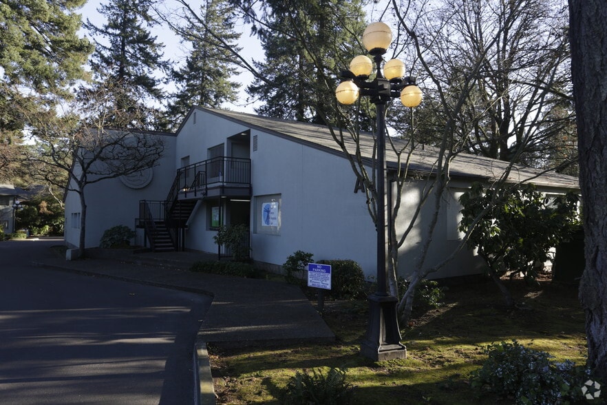 15800 Boones Ferry Rd, Lake Oswego, OR for lease - Primary Photo - Image 1 of 26