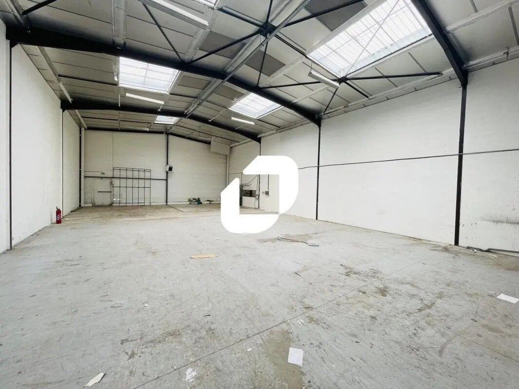 Office in Pontault-Combault for lease Interior Photo- Image 1 of 5