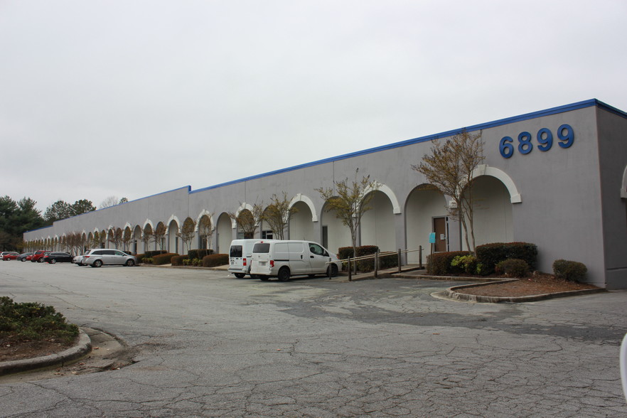 6899 Peachtree Industrial Blvd, Peachtree Corners, GA for lease - Primary Photo - Image 1 of 13