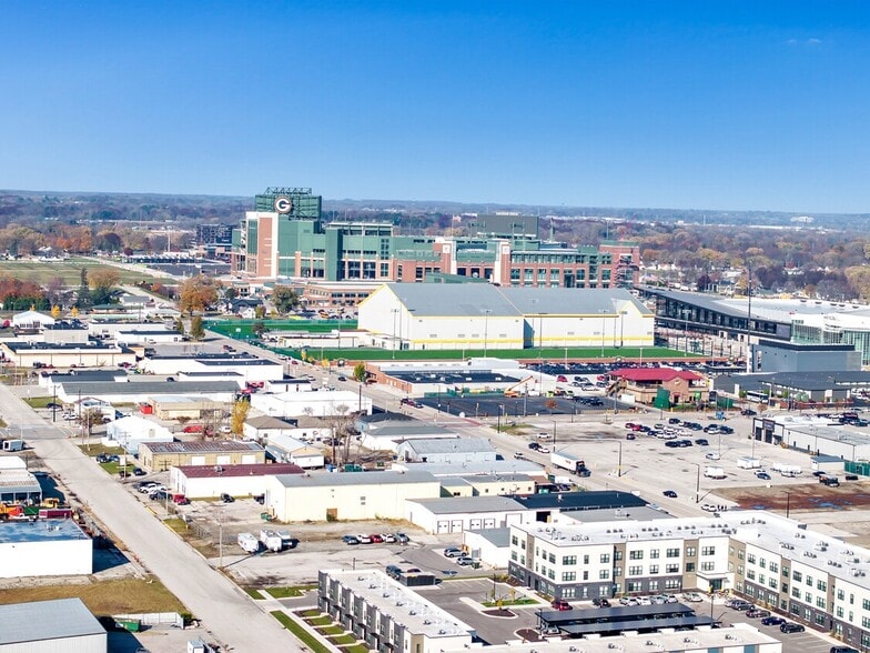 729 Mike McCarthy Way, Green Bay, WI for sale - Building Photo - Image 3 of 3