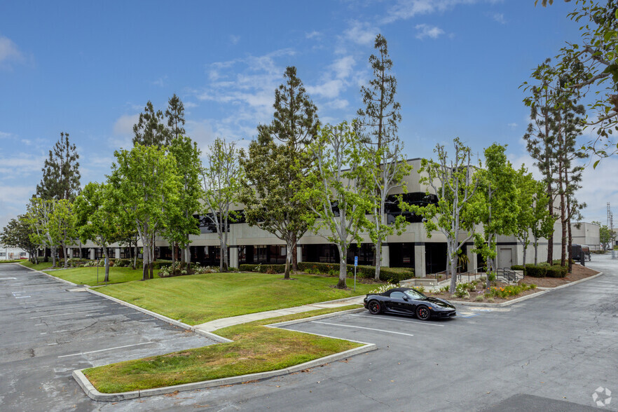 150-152 W Walnut St, Gardena, CA for lease - Building Photo - Image 2 of 6