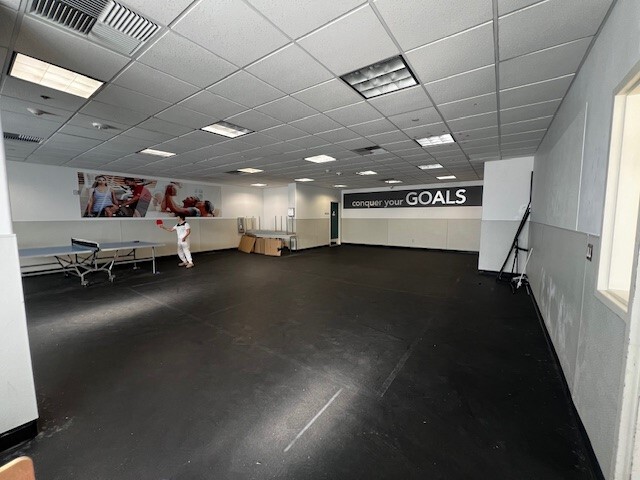 1600 S Azusa Ave, City Of Industry, CA for lease - Interior Photo - Image 1 of 8