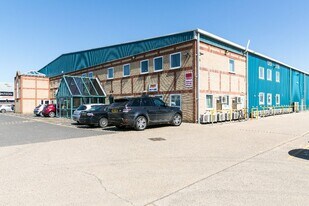 Pinnacle House - Warehouse